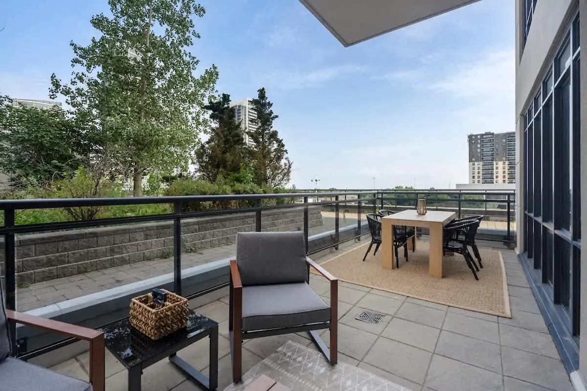 Apartamento Charming Condo With Private Terrace In Etobicoke Toronto