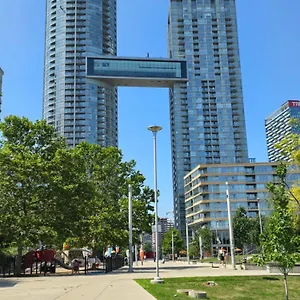 Downtown Condo, Free Indoor Parking With Amazing View Toronto