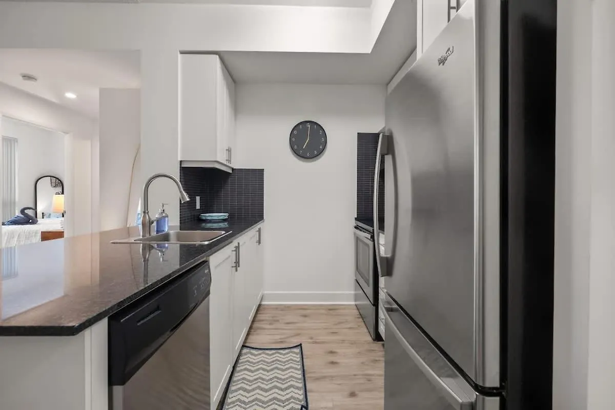 Lägenhet Charming Condo With Private Terrace In Etobicoke Toronto