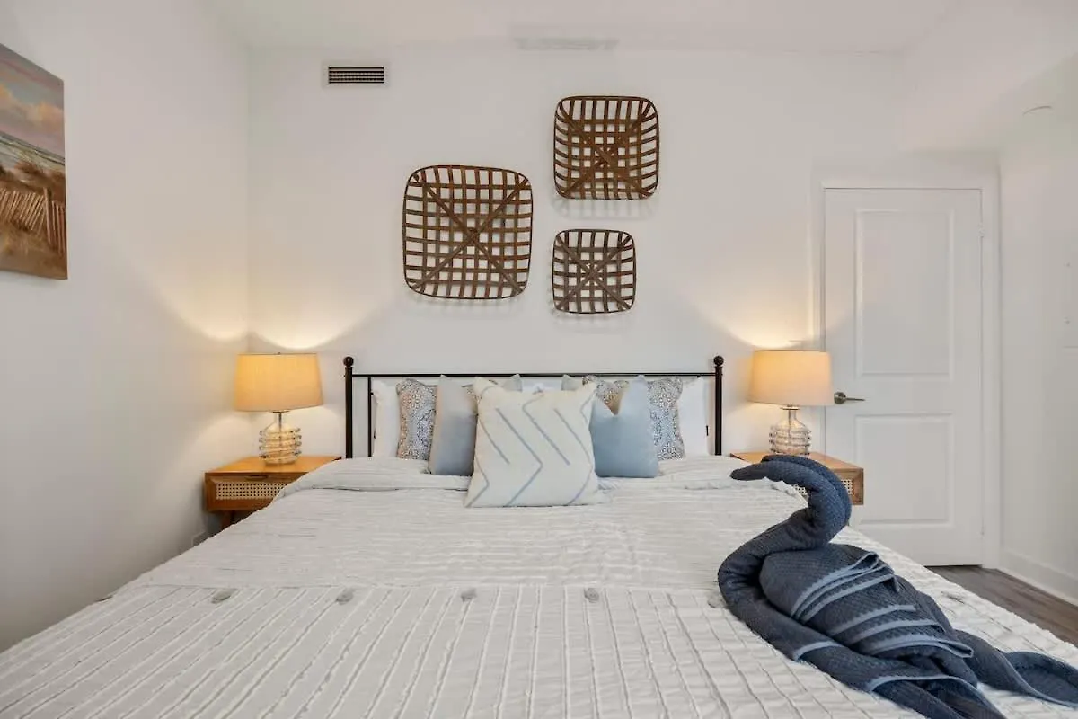 Charming Condo With Private Terrace In Etobicoke Toronto 0*,